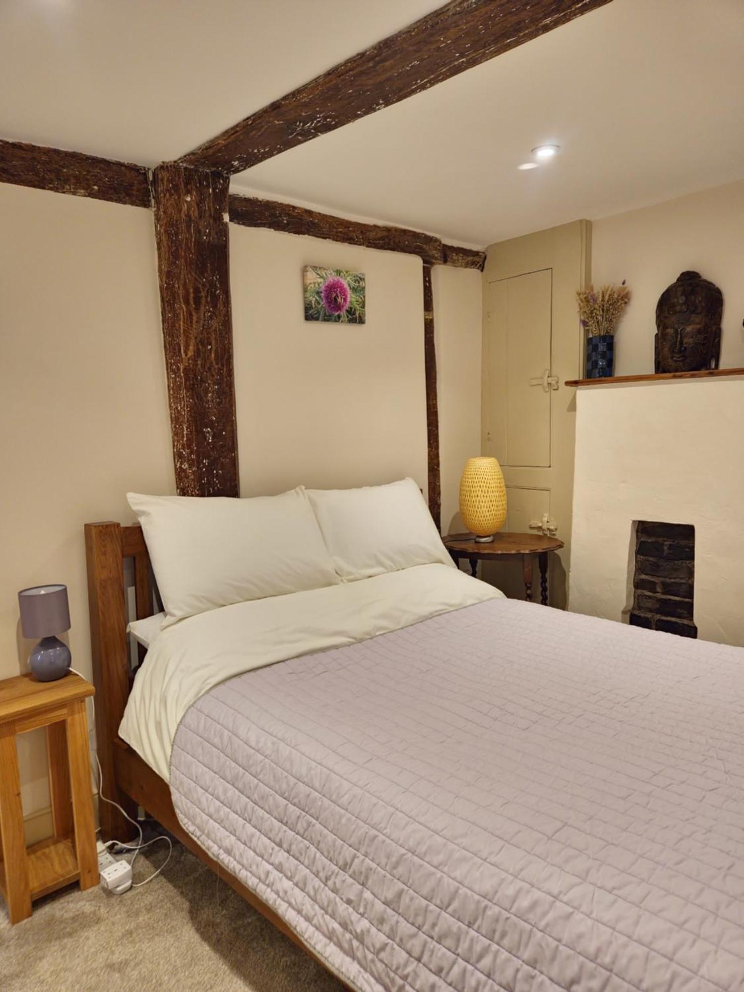 Central Gloucester Self-Catering Flat - A Hidden Gem Dış mekan fotoğraf