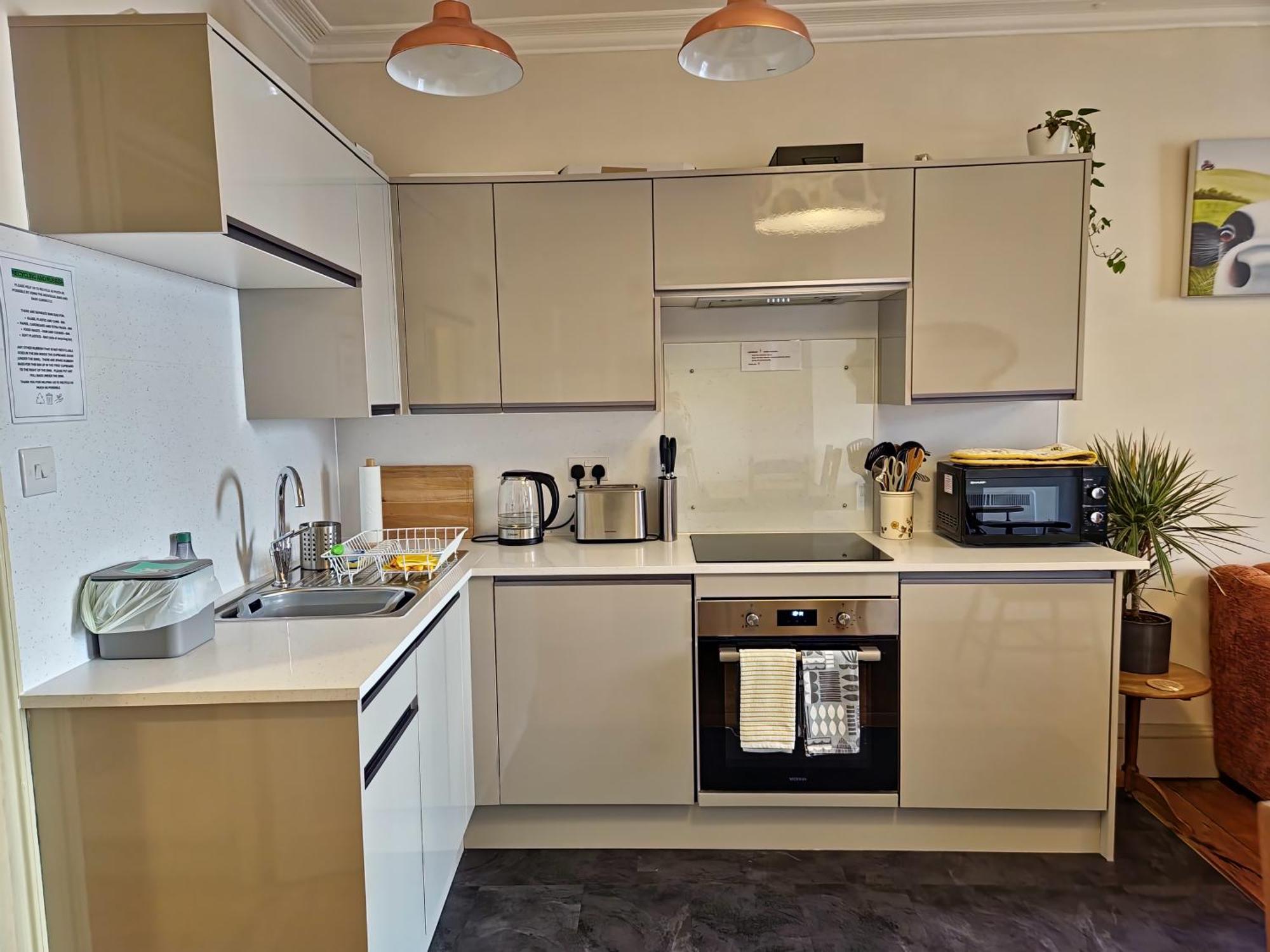 Central Gloucester Self-Catering Flat - A Hidden Gem Dış mekan fotoğraf