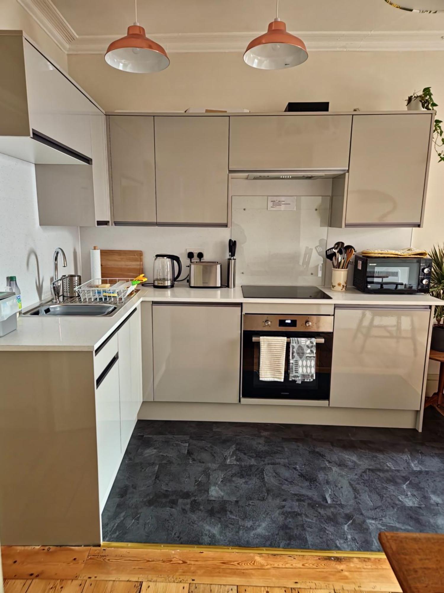 Central Gloucester Self-Catering Flat - A Hidden Gem Dış mekan fotoğraf