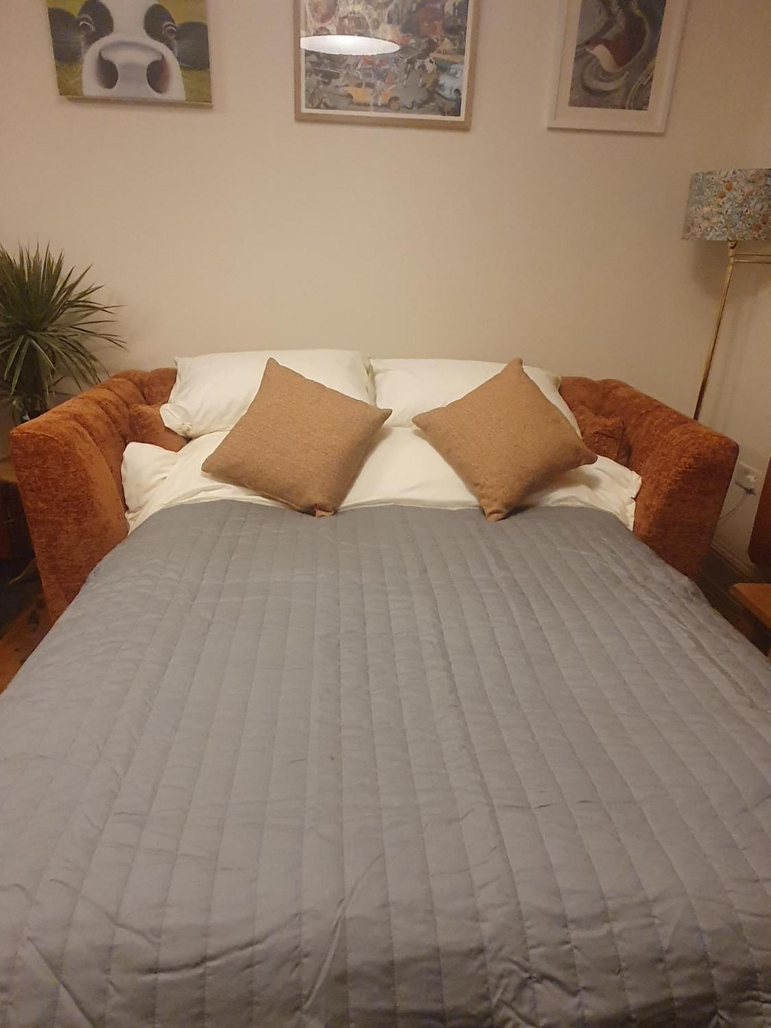 Central Gloucester Self-Catering Flat - A Hidden Gem Dış mekan fotoğraf